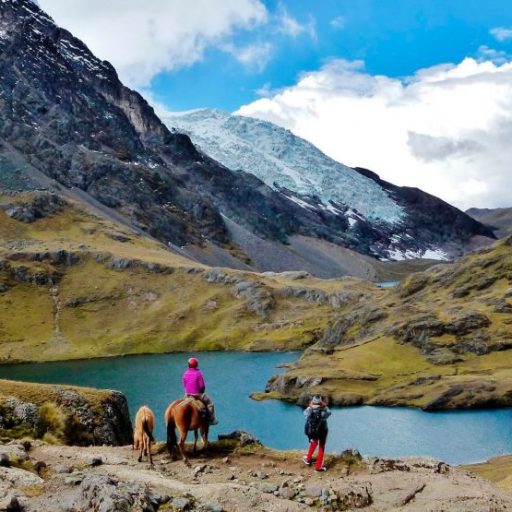 tour-7-lagunas-del-ausangate-cuzco-870x555